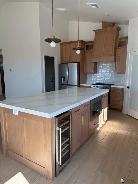 Kitchen - 10811 E 46 Pl, Yuma, AZ 85367 photo 3 of 6