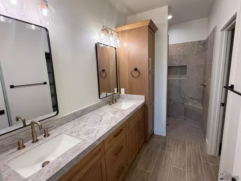 Bath - 10791 E 46 Pl, Yuma, AZ 85367 photo 2 of 4