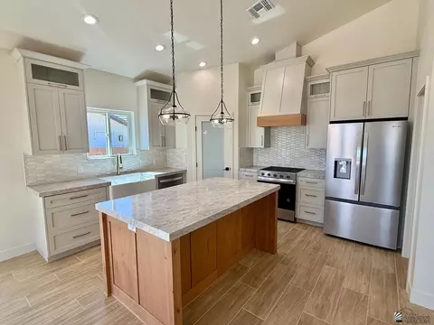 Kitchen - 10791 E 46 Pl, Yuma, AZ 85367 photo 2 of 3