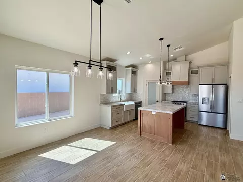 Kitchen - 10791 E 46 Pl, Yuma, AZ 85367 photo 3 of 3