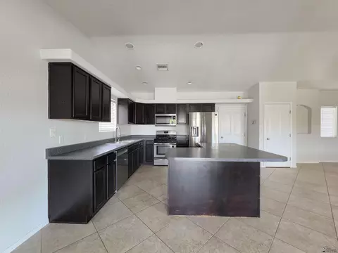 Kitchen - 11611 E 28 Pl, Yuma, AZ 85367 photo 3 of 3