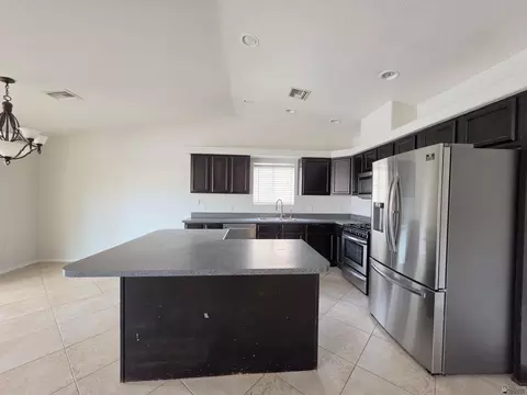 Kitchen - 11611 E 28 Pl, Yuma, AZ 85367 photo 2 of 3