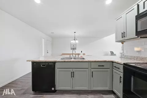 Kitchen - 7329 E 38 St, Yuma, AZ 85365 photo 2 of 3