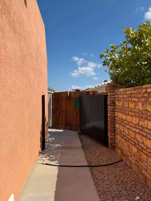 Exterior - 13686 E 49 St, Yuma, AZ 85367 photo 10 of 16
