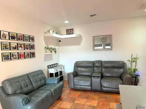 Living - 13686 E 49 St, Yuma, AZ 85367 photo 1 of 2