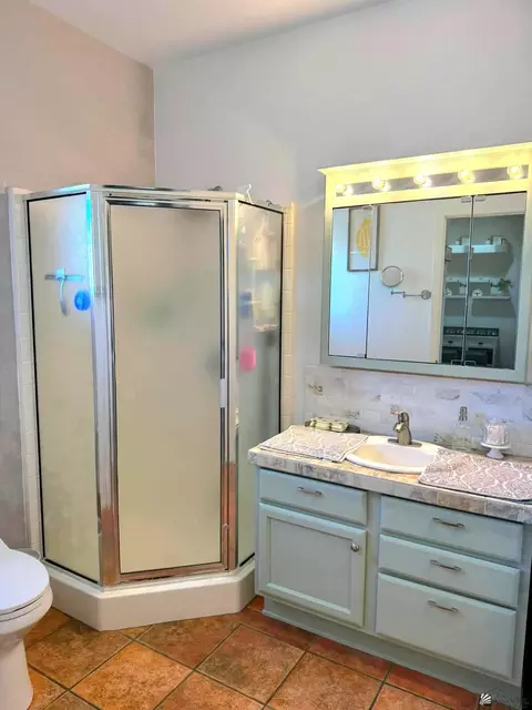 Bath - 13686 E 49 St, Yuma, AZ 85367 photo 2 of 2
