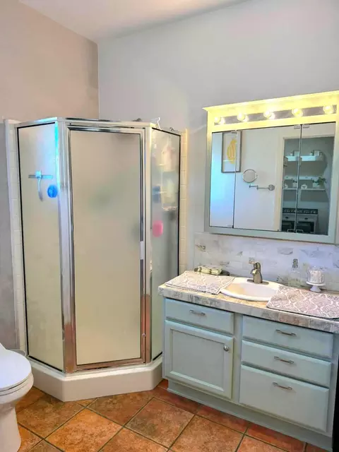 Bath - 13686 E 49 St, Yuma, AZ 85367 photo 2 of 2