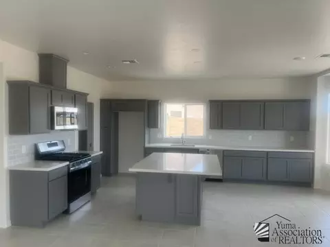 3323 W 36 Pl, Yuma, AZ 85365 photo 5