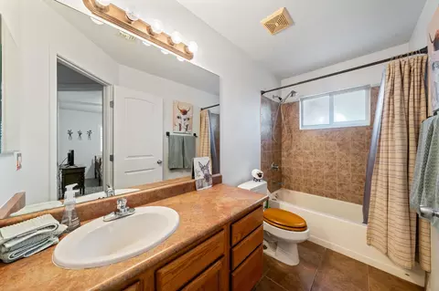 Bath - 11660 E Alpha Way, Yuma, AZ 85367 photo 1 of 3