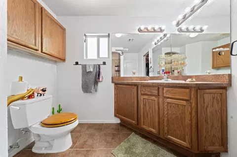 Bath - 11660 E Alpha Way, Yuma, AZ 85367 photo 3 of 3