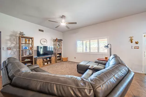 Living - 11660 E Alpha Way, Yuma, AZ 85367 photo 2 of 2