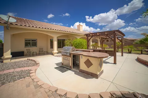 Exterior - 10411 E 39 St, Yuma, AZ 85365 photo 4 of 10