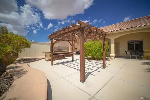 Exterior - 10411 E 39 St, Yuma, AZ 85365 photo 3 of 10