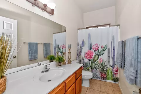 Bath - 10411 E 39 St, Yuma, AZ 85365 photo 4 of 4