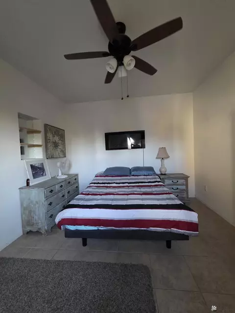 Bedroom - 13555 E 53 Dr, Yuma, AZ 85367 photo 2 of 4