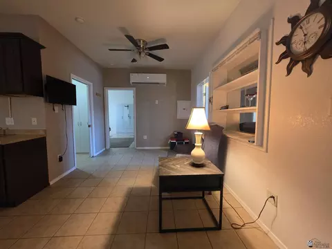Living - 13555 E 53 Dr, Yuma, AZ 85367 photo 1 of 2