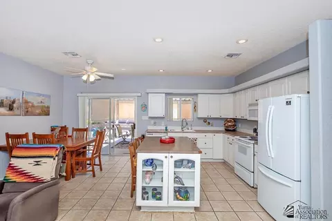Kitchen - 12597 E 46 Dr, Yuma, AZ 85367 photo 3 of 5