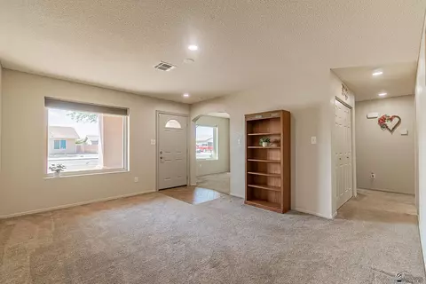 Living - 7650 E 40 Pl, Yuma, AZ 85365 photo 5 of 8