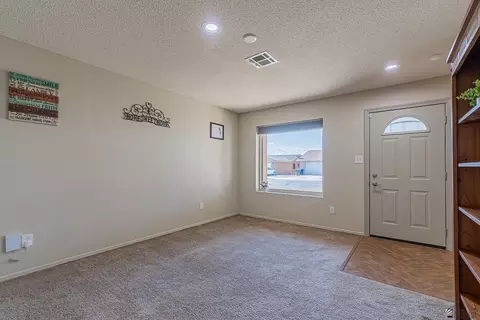 Living - 7650 E 40 Pl, Yuma, AZ 85365 photo 7 of 8