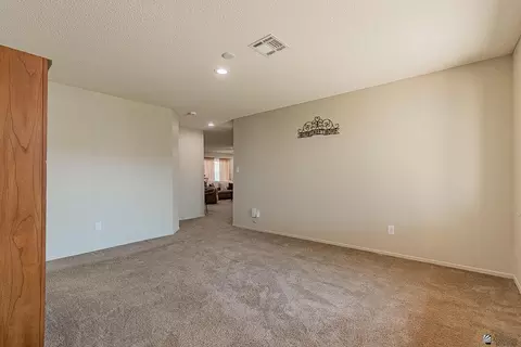 Living - 7650 E 40 Pl, Yuma, AZ 85365 photo 8 of 8