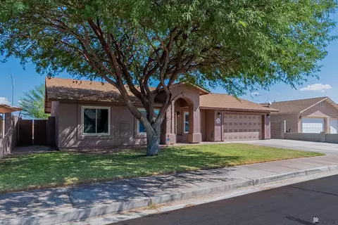 Exterior - 7650 E 40 Pl, Yuma, AZ 85365 photo 7 of 8