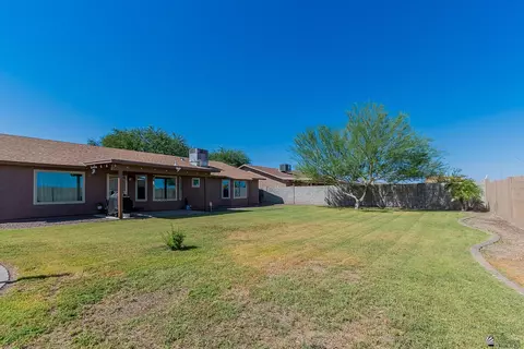 Exterior - 7650 E 40 Pl, Yuma, AZ 85365 photo 5 of 8
