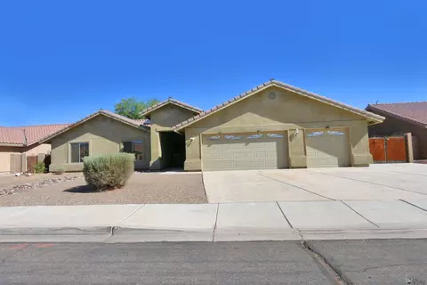 Exterior - 6112 E 47 St, Yuma, AZ 85365 photo 3 of 8