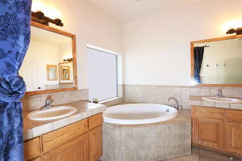 Bath - 6112 E 47 St, Yuma, AZ 85365 photo 1 of 3
