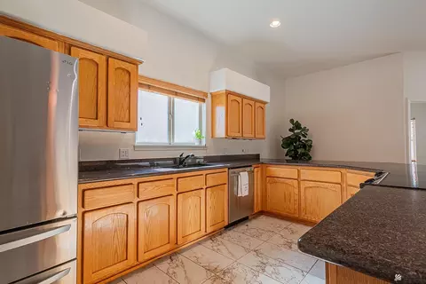 Kitchen - 10796 E 39 St, Yuma, AZ 85365 photo 2 of 4