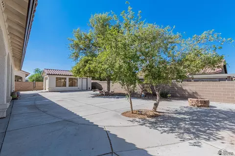 Exterior - 10796 E 39 St, Yuma, AZ 85365 photo 4 of 8