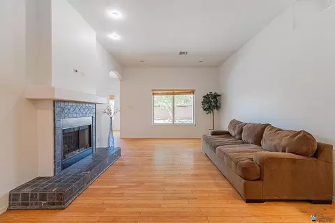 Living - 10796 E 39 St, Yuma, AZ 85365 photo 6 of 7