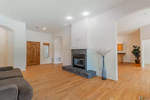 Living - 10796 E 39 St, Yuma, AZ 85365 photo 5 of 7