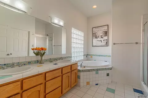 Bath - 10796 E 39 St, Yuma, AZ 85365 photo 1 of 4