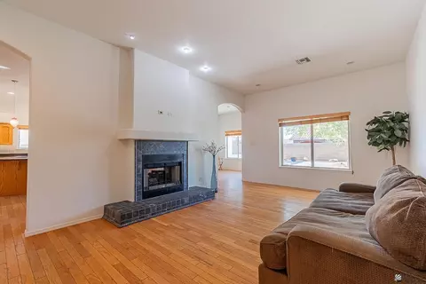 Living - 10796 E 39 St, Yuma, AZ 85365 photo 4 of 7