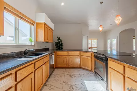 Kitchen - 10796 E 39 St, Yuma, AZ 85365 photo 1 of 4