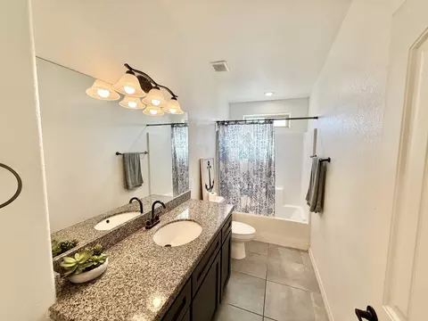 Bath - 11592 E 33 Ln, Yuma, AZ 85367 photo 1 of 4
