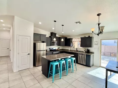 Kitchen - 11592 E 33 Ln, Yuma, AZ 85367 photo 3 of 4