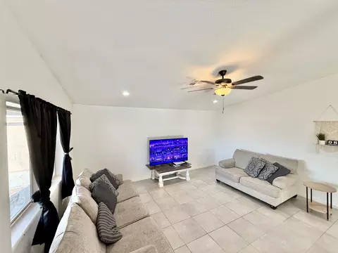 Living - 11592 E 33 Ln, Yuma, AZ 85367 photo 3 of 3
