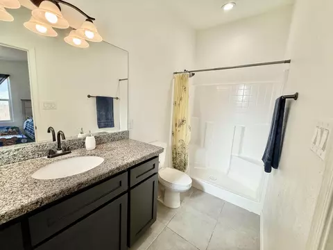 Bath - 11592 E 33 Ln, Yuma, AZ 85367 photo 4 of 4