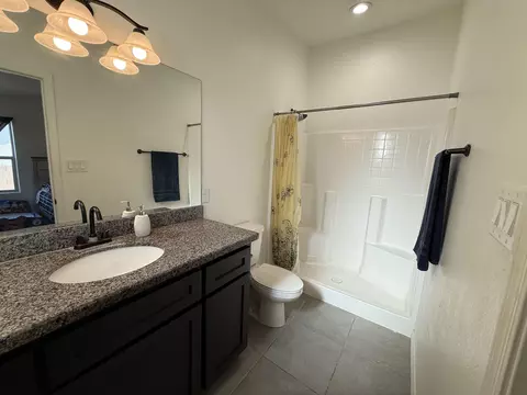 Bath - 11592 E 33 Ln, Yuma, AZ 85367 photo 3 of 4