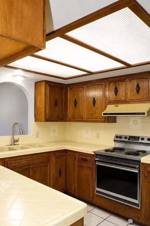 Kitchen - 621 E 25 Pl, Yuma, AZ 85365 photo 3 of 3