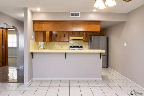 Kitchen - 621 E 25 Pl, Yuma, AZ 85365 photo 1 of 3