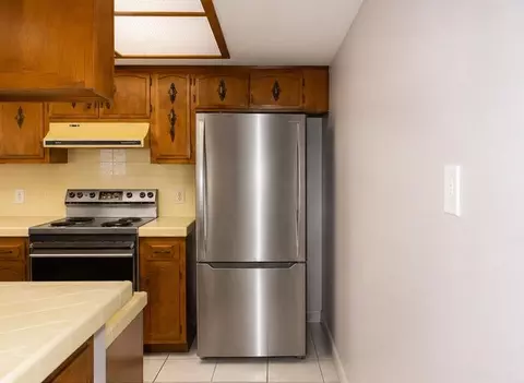 Kitchen - 621 E 25 Pl, Yuma, AZ 85365 photo 2 of 3