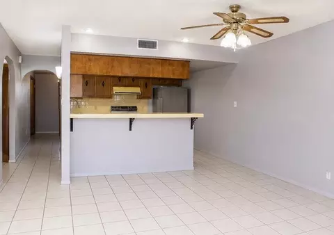 Living - 621 E 25 Pl, Yuma, AZ 85365 photo 2 of 2