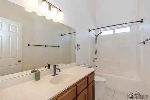 Bath - 10609 E 36 St, Yuma, AZ 85365 photo 1 of 4