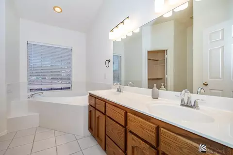 Bath - 10609 E 36 St, Yuma, AZ 85365 photo 2 of 4