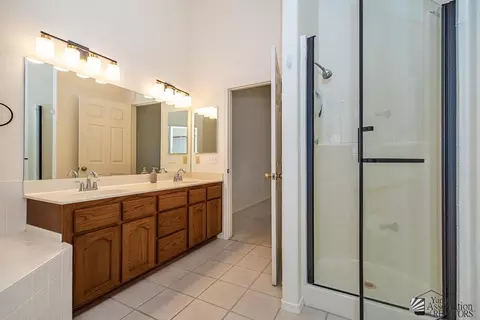 Bath - 10609 E 36 St, Yuma, AZ 85365 photo 3 of 4