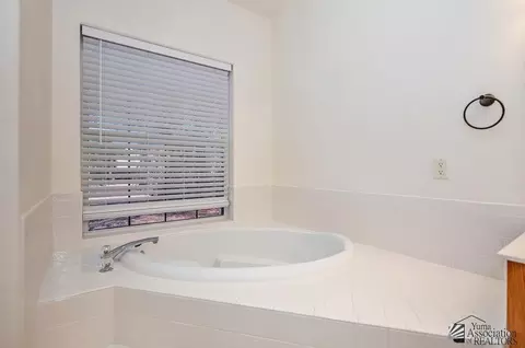 Bath - 10609 E 36 St, Yuma, AZ 85365 photo 4 of 4