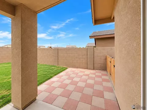 Exterior - 10142 E 33 St, Yuma, AZ 85365 photo 6 of 11