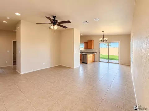 Living - 10142 E 33 St, Yuma, AZ 85365 photo 1 of 4